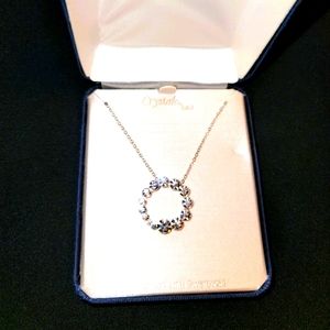 Crystale circular stones necklace